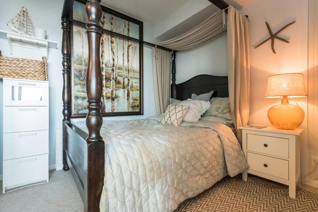 Stunning Condo With Fantastic View Of The City! Торонто Екстер'єр фото