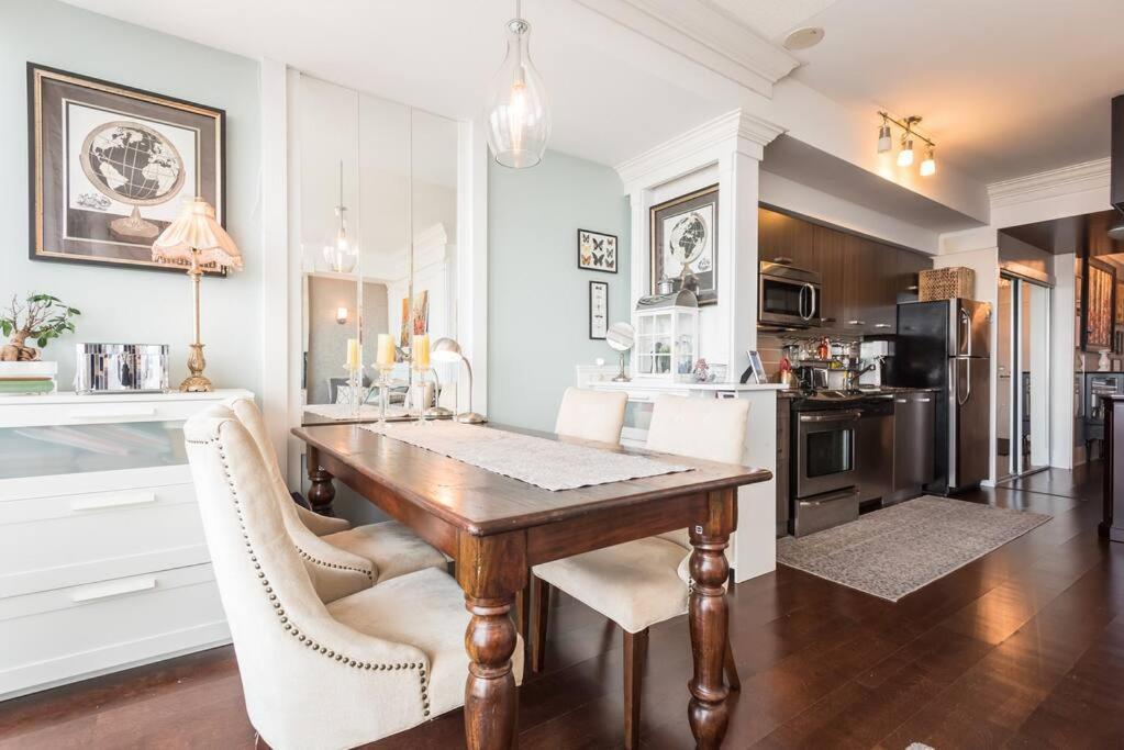 Stunning Condo With Fantastic View Of The City! Торонто Екстер'єр фото