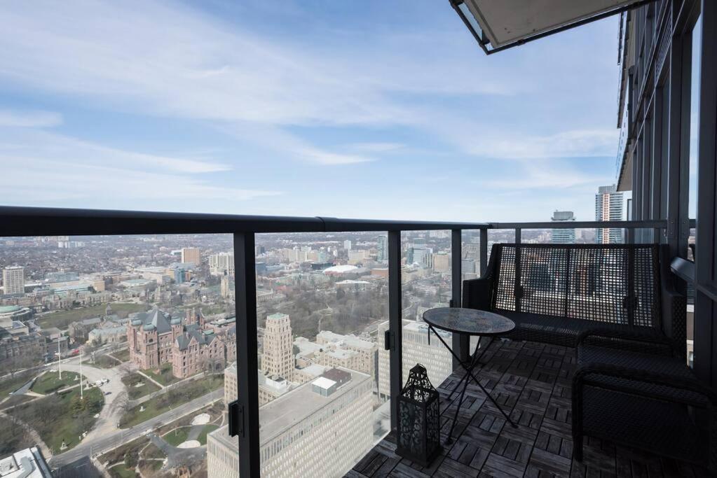 Stunning Condo With Fantastic View Of The City! Торонто Екстер'єр фото
