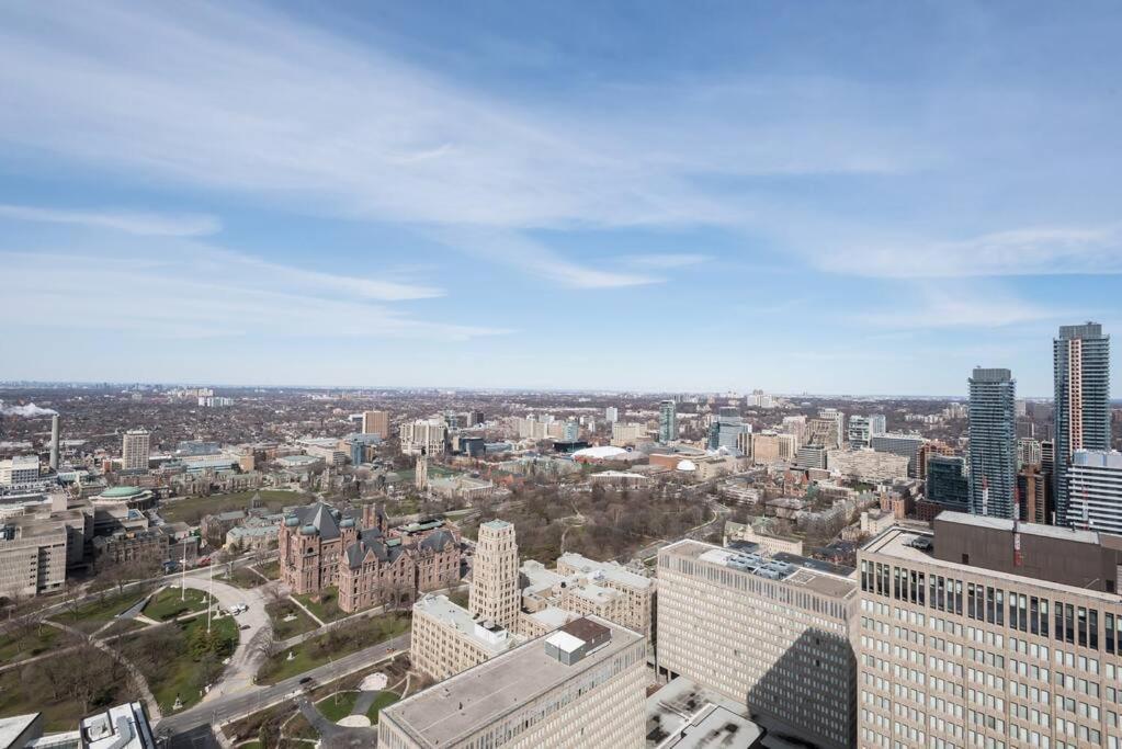 Stunning Condo With Fantastic View Of The City! Торонто Екстер'єр фото